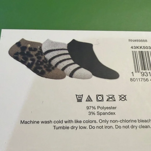 NWT! ♠️ kate spade 3-pair gift set cozy low socks. Limited edition KS gift box! - Picture 3 of 13